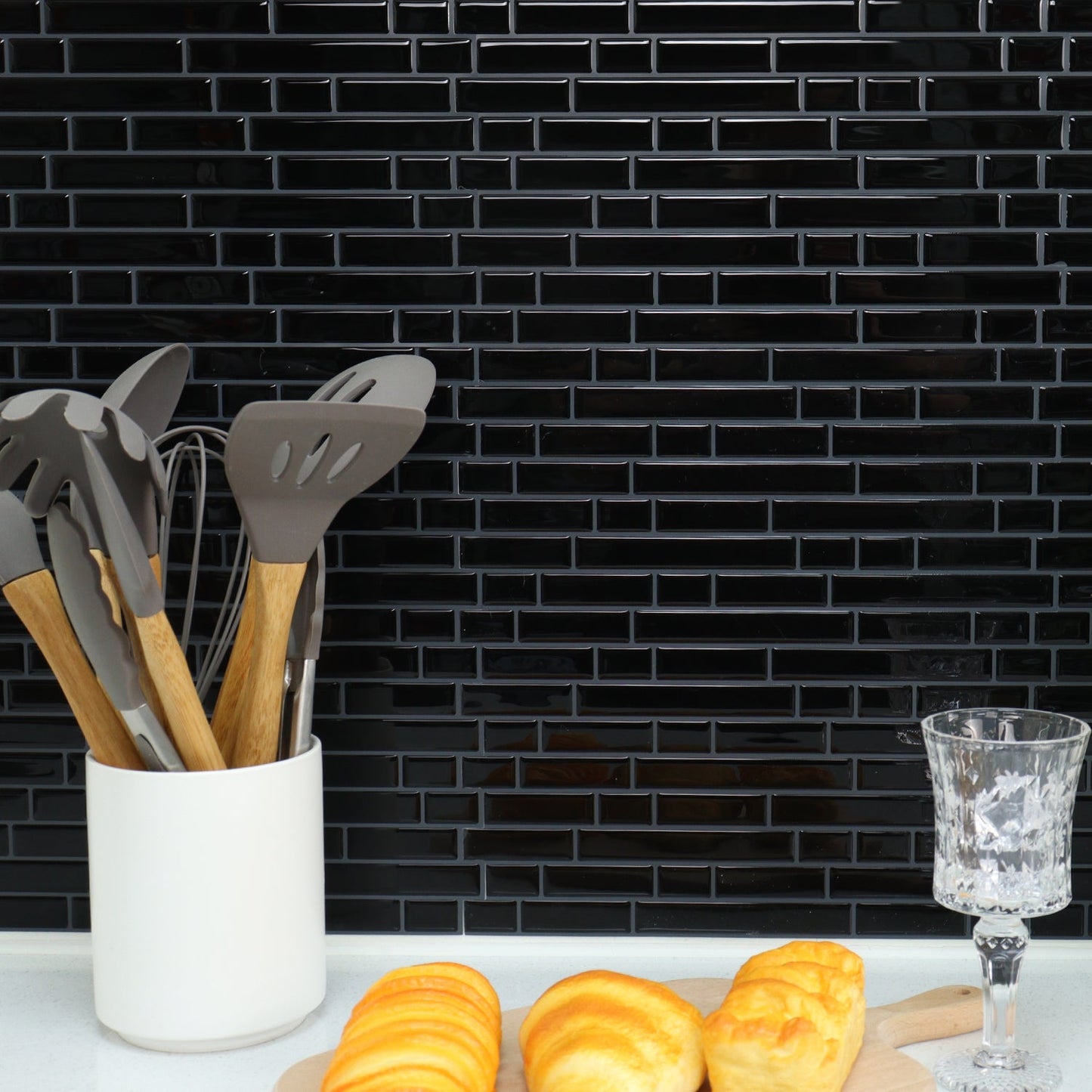 Linear Blend Backsplash - Black
